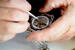 西马手表不慎遇水？别慌！专业应对指南来帮忙